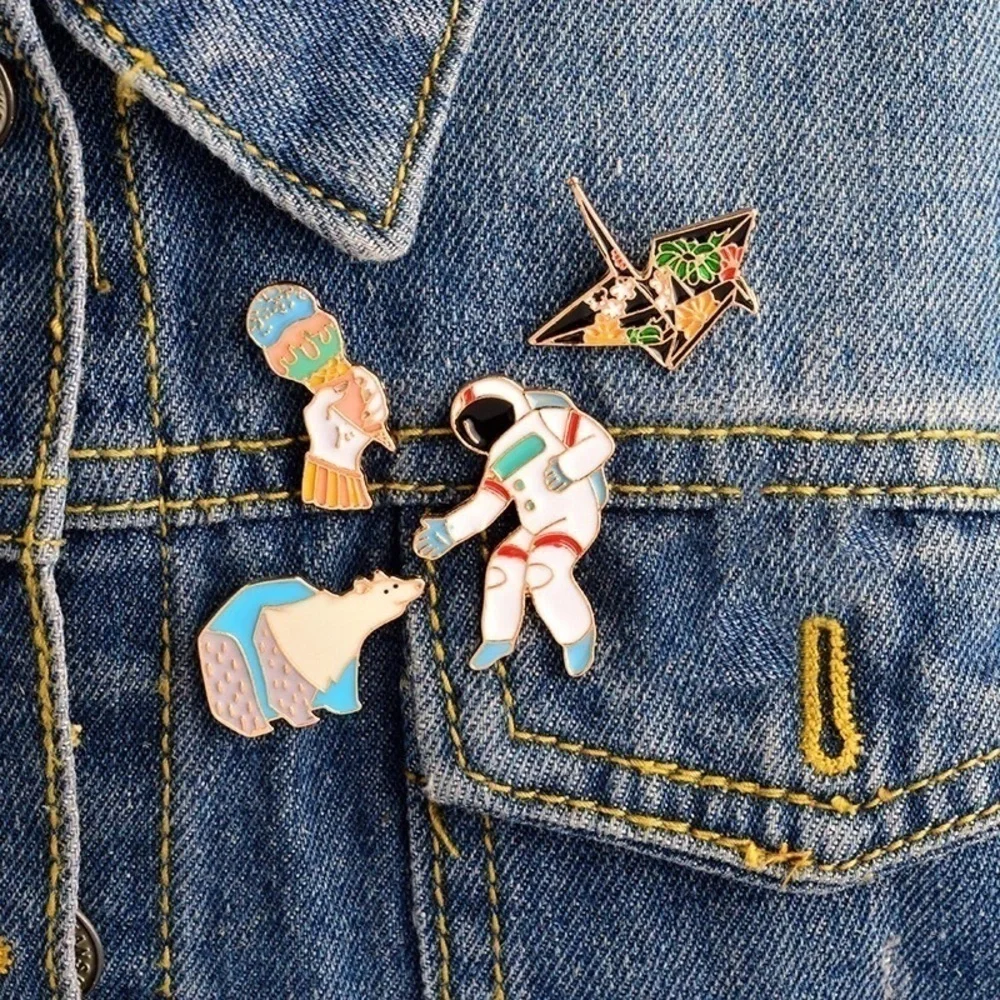 ice cream enamel pin - Picture 3 of 4